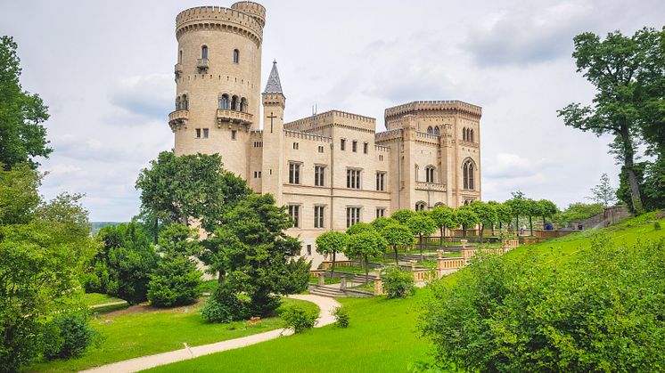 Potsdam_Schloss_Babelsberg_im_Park_Babelsberg