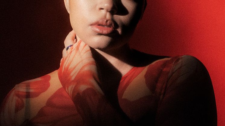 Jackie Mere släpper re-make av Robyns superhit ”Call Your Girlfriend” tillsammans med Spotify