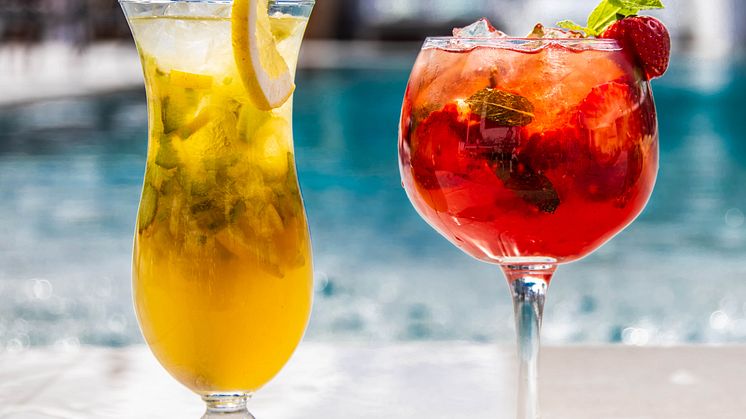Mocktails – som ju är cocktails utan alkohol, är perfekta som fördrink. Både dessa recept kan du enkelt göra om till en traditionell cocktail om du önskar det.