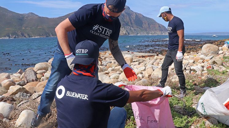 On World Clean Up Day, Bluewater helps Cape Town avoid plastic trash becoming micro plastics (photos: Maryann Shaw)