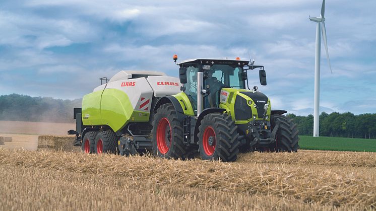 AXION 800. Photo: CLAAS