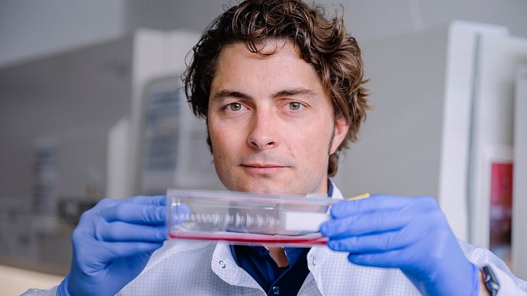 Dr. Adrian Schomburg von Eisbach forscht intensiv an einem Corona-Medikament  Bild: Eisbach