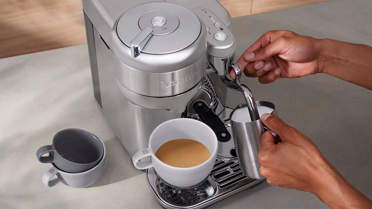WW_ALL_VL_Vertuo Creatista 2022_Focus Steam Pie_H_Sage_23-28 