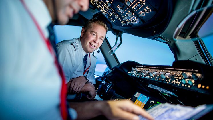 Norwegianin 787 Dreamlinerin ohjaamo (Kuva: Bo Mathisen)