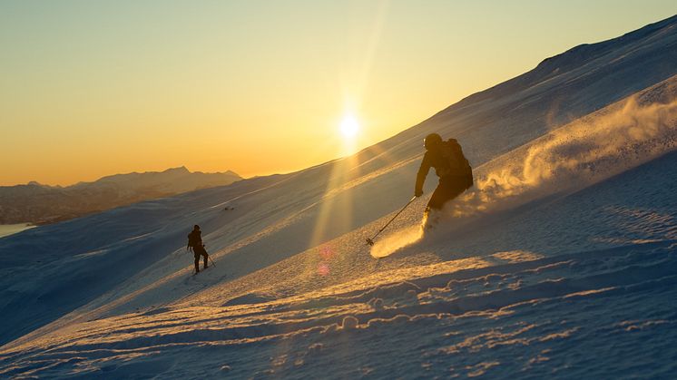 Opplevelsene står i kø i nord. Her fra skikjøring på Sandhornet i Gildeskål. Foto: Brynjar Hilling / nordnorge.com