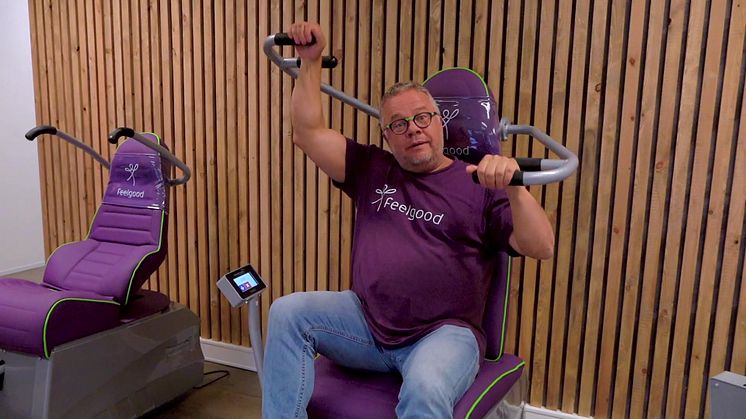 Truls Nebell viser treningen på Feelgood Toten