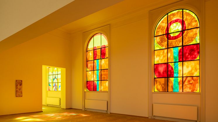 Alexander Tovborg, Madonna, 2022-23. Church Windows (nature), 2023. 