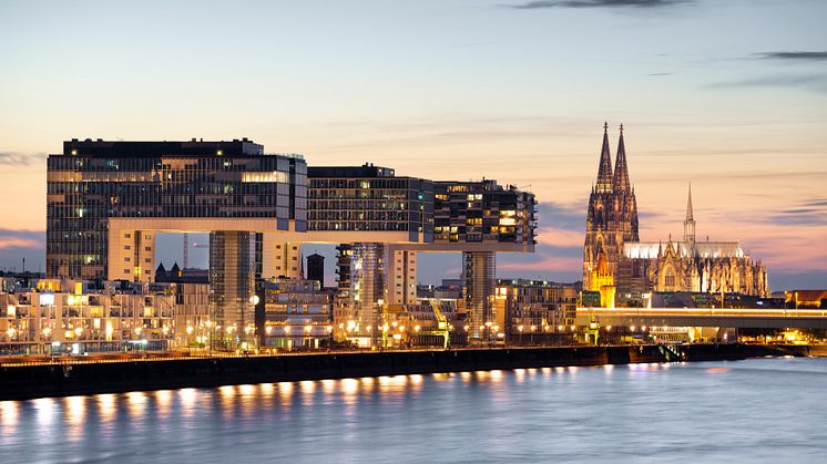 Köln_Kranhäuser_am_Rhein.jpg