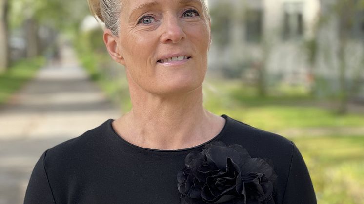 Många barnfamiljer har det redan tufft ekonomiskt, det här riskerar att leda till vissa inte längre har råd att idrotta, säger Hanna Wistrand (L).