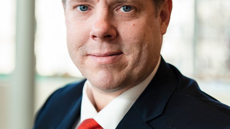 Andreas Sjölander KSO porträtt stående2