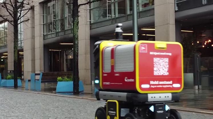 Roboten_Ottobot_ferdes_n___p___Aker_Brygge.mp4