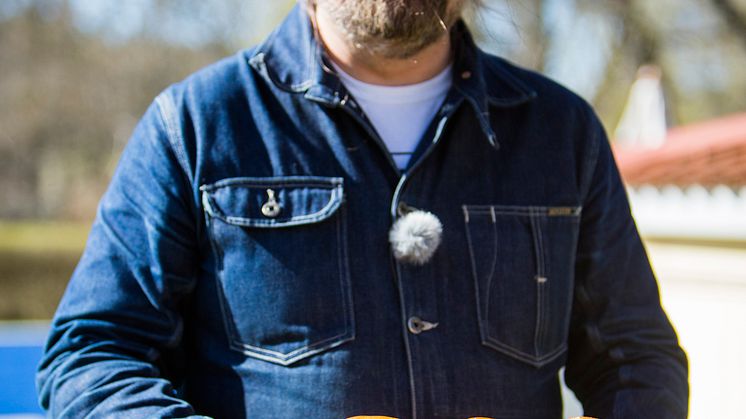 Jonas Cramby med Sörmlands nya landskapsburgare