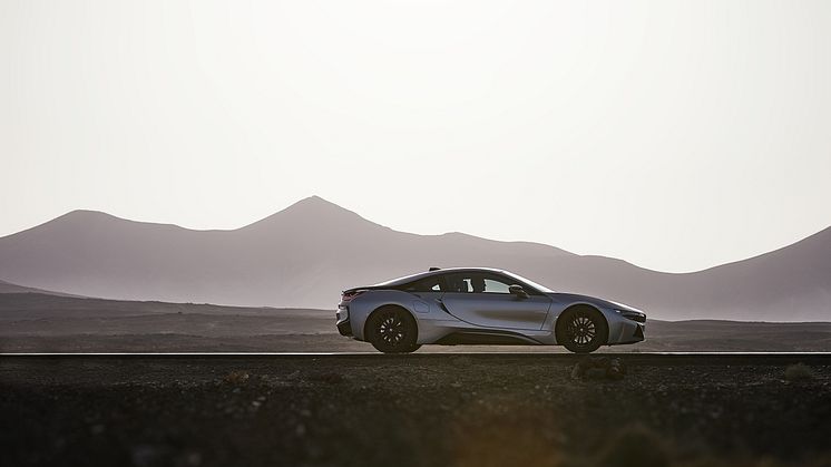 NYA BMW i8 COUPÉ