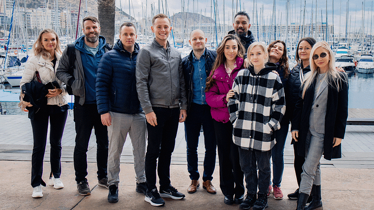 DealPotential-teamet på bolagets teamdagar i Spanien tidigare i år. Från vänster; Beata Pierre, Peter Evjan, Richard Karlsson, Love Diedrichs, Martin Jamt, Sara Musliu, Daniel Antonsson, Nataliia Bokhonska, Kateryna Karpova, Mia Nyman, Andjela Cvetin