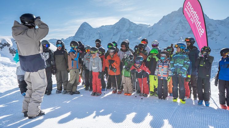 Die beliebten Freestyle-Camps von Jonas und Cyrill Hunziker werden künftig unter dem Namen "Pända Camps" im Skyline Snowpark am Schilthorn durchgeführt.