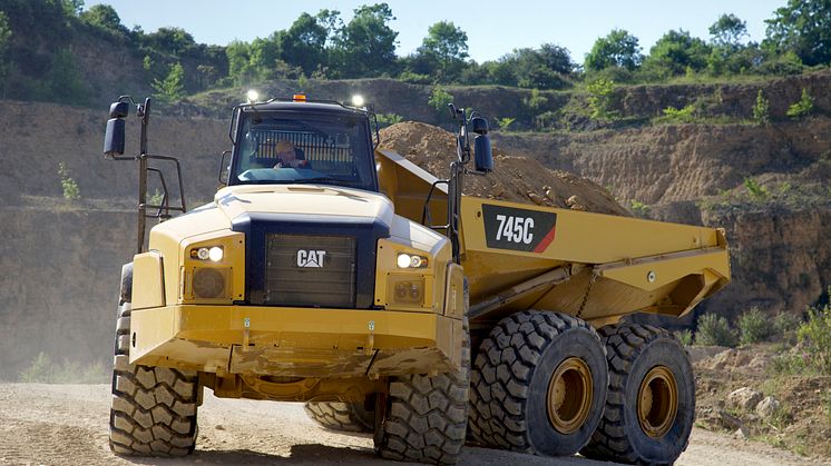 Cat 745C dumper i arbete
