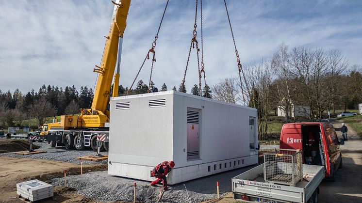 2_Anlieferung-SST-Floß_Foto-Bayernwerk-Netz-Wolfgang-Geyer