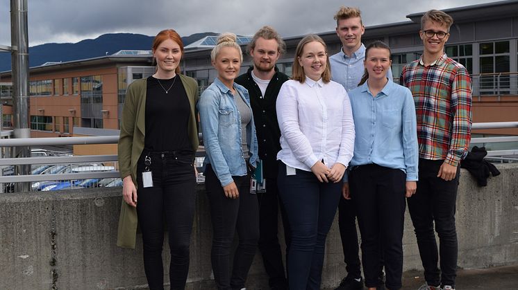 Studentene, fra venstre: Karoline Tynes, Andrea Isaksen Schmidt, Martin Lødemel, Ragnhild Leine Grebstad, Adrian Hofseth, Martha Risnes og Markus Joakim Lid.