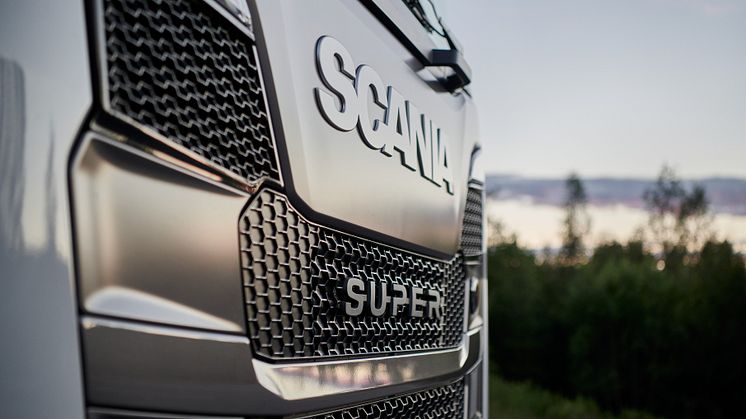 Der neue Scania Super Motor bildet den neuesten Stand der Technik in puncto Verbrennungsmotortechnologie für schwere Nutzfahrzeuge ab.