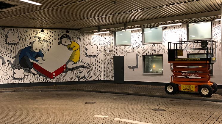 Francesco Camillo Giorgino, Millo, målar ett konstverk på Helsingborg C i veckan
