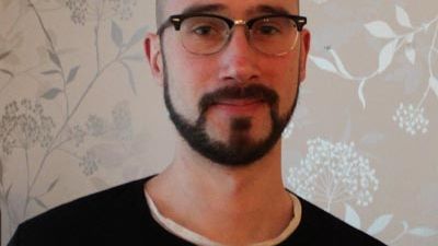 Christian Nyman Gomez, tidigare student på magisterprogrammet Serious Games, belönas med 2016 års mångfald¬stipendium vid Högskolan i Skövde. 