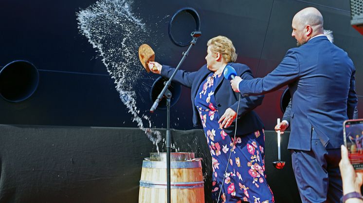 Erna Solberg døpte Havila Pollux