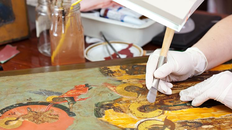 Föroreningar gör att målningar bryts ner och åldras snabbt. Foto: Shutterstock