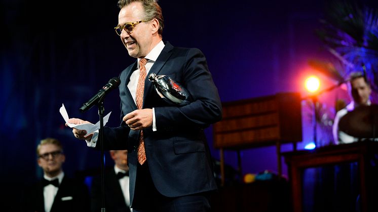 Årets Mandlige Birolle 2016 går til Flemming Enevold for sin rolle som beleven gentleman og overvintret nazist i ’Vintersolhverv’ på Det Kongelige Teater.