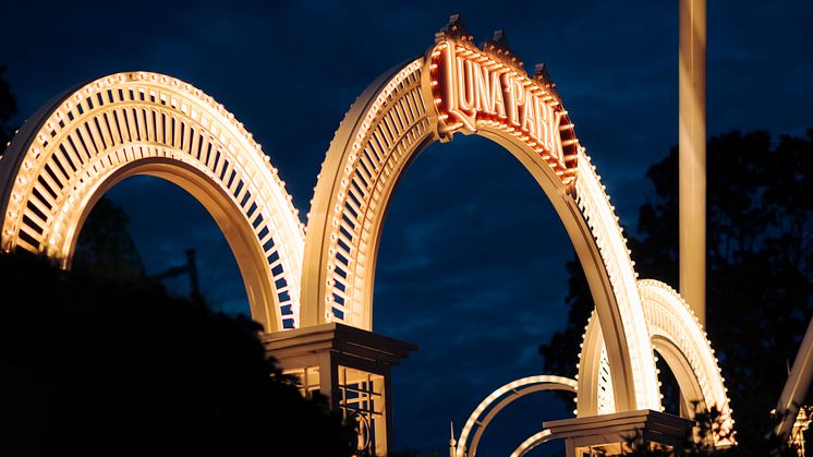 Liseberg_Luna Park_portal_1_s23.jpg