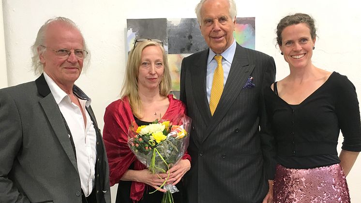 Konstnären Erica Dahlén och Anders Wall flankerade av Aguélimuseets intendenter Å C Danell och Johanna Byström Sims. (Foto: Cari Hildebrand)