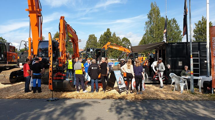 Delvator ställer ut högklassiga HItachi grävmaskiner och hjullastare på Load Up North i Umeå