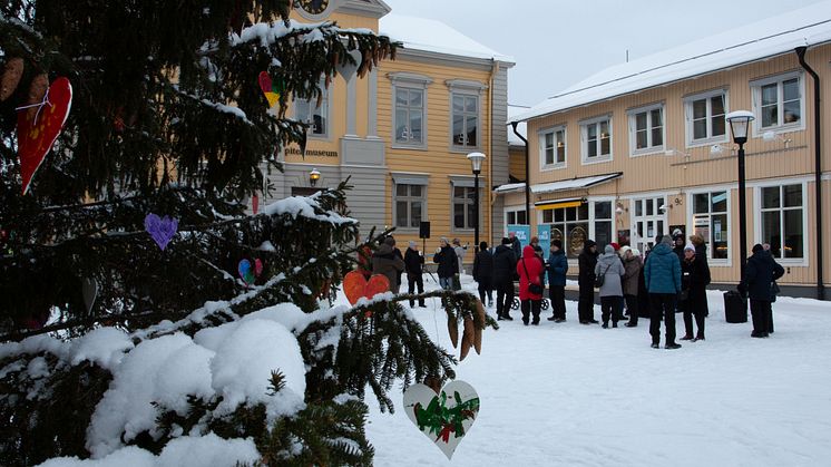Invigning_hög.jpeg