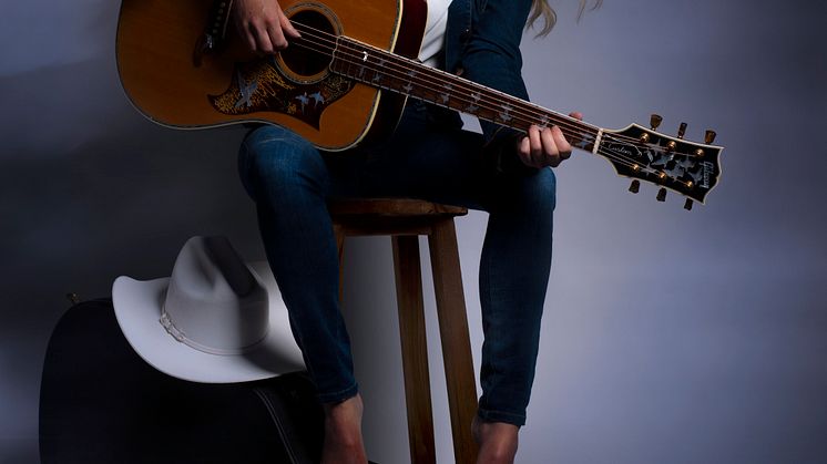 Alexzandra Wickman släpper nya singeln "A Shooting Star, A Fallen Arrow"!