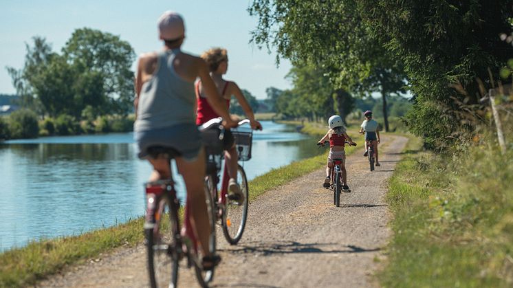 Göta kanal blir nationell cykelled   