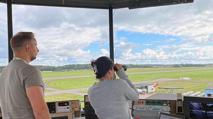 På kursen ges möjlighet till besök i vårt flygtorn för att öka kunskapen kring flygledning. 