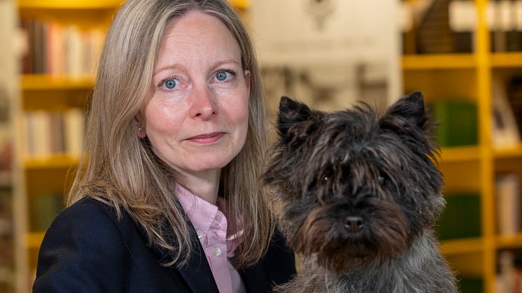 Janina Pfalzer med cairnterriern Meghan. Foto: Måns Engelbrektsson