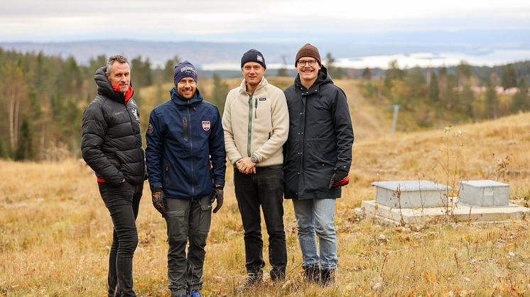 Förväntansfulla grabbar planerar inför det efterlängtade Ski Classic-evenemanget. 