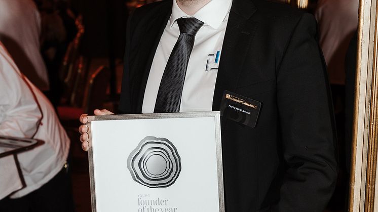 Peetu Nuottajärvi, co-founder of Buutti, received the global award Young Founder of the Year in Silver for his passion to develop society through technology and education at the Founders Awards Gala on September 20, 2023.