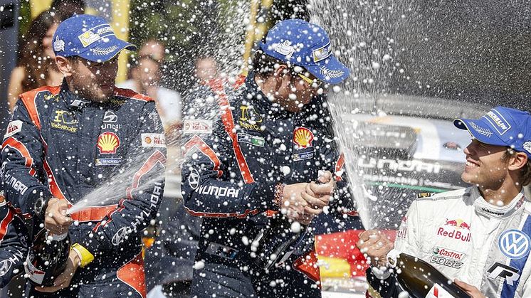 Hyundai Shell World Rally Team celebration