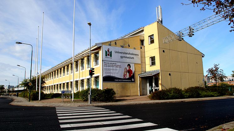 Japansk delegation på Yrkes-SM besöker Universitetsholmens gymnasium