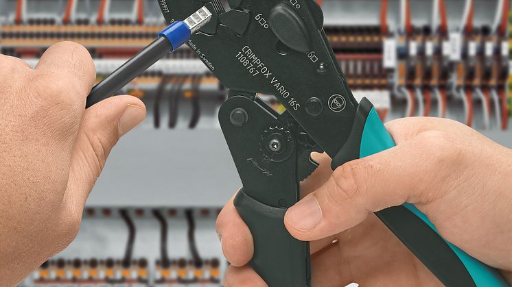 High conductor pull-out values with square crimping shape
