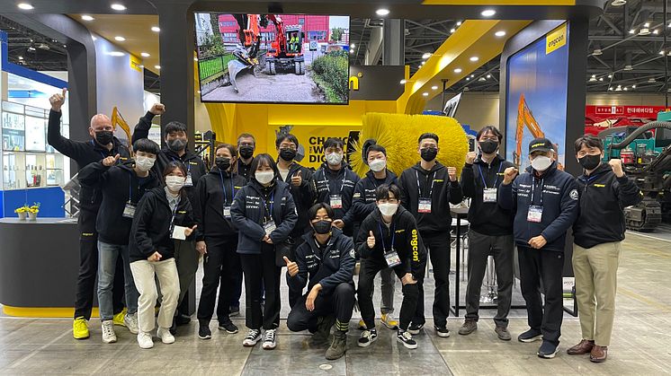 engcon Korea Team.jpg