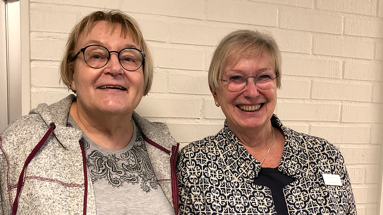 Ann-Kathrin Lindell från PRO och Ewa Hjelm från SPF är några av representanterna på Armkrok.