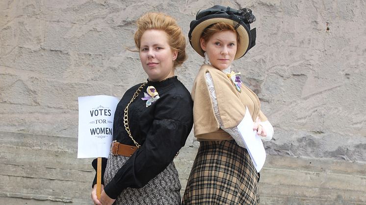 Kulturnatten på Arbetets museum bjuder på upplevelser för hela familjen – bland annat en historisk modevisning. Foto: Fashion Through Herstory