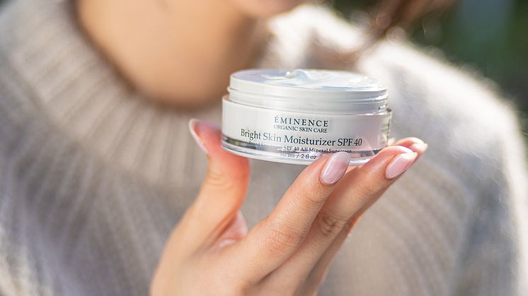 Éminence Bright Skin Moisturizer social