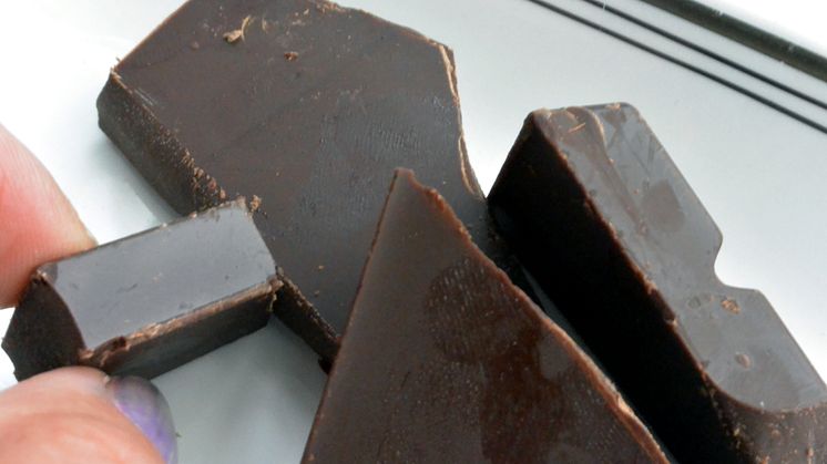 ​Suklaasta suojaa eteisvärinälle