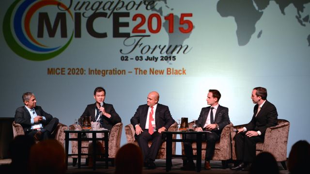Mark Laudi moderating the panel discussion on digital strategy at SMF 2015