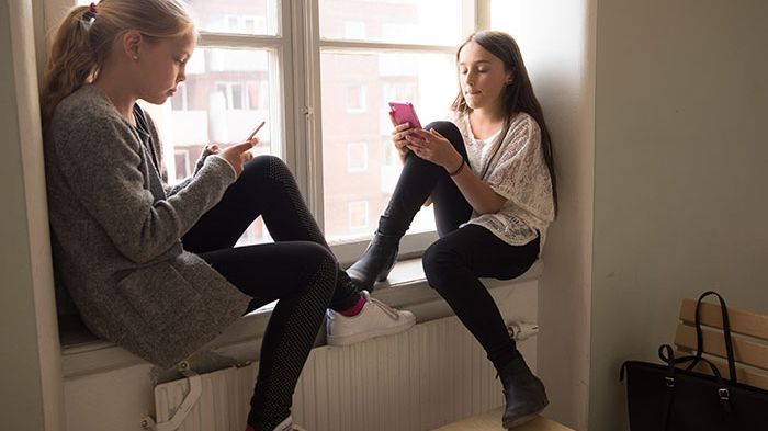 "Röster från flickor" får bidrag för att visa sin vardag i fotoform