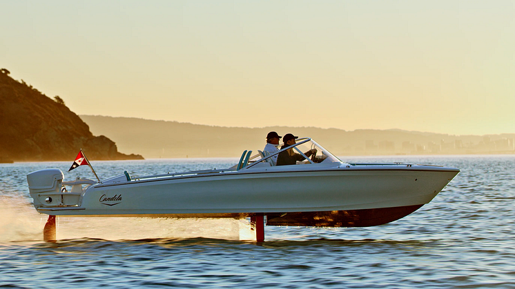 The Candela Seven uses 80% less energy than conventional boats, which translates into long all-electric range and high speed.