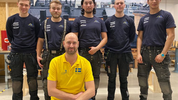 Det blev en spännande tävling i plåtslageri på Bråvallagymnasiet i Norrköping i fredags. Målet var att hitta den bästa plåtslagaren bland de sex tävlande. Vinnaren får representera Sverige i EuroSkills i Gdansk i september. 